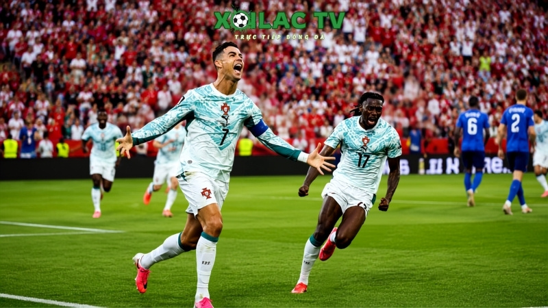 Ronaldo ghi bàn vào lưới Croatia